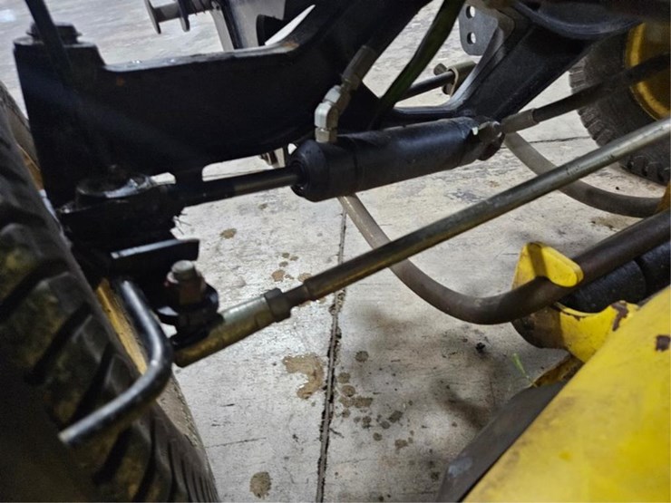 john-deere-x485-image-33
