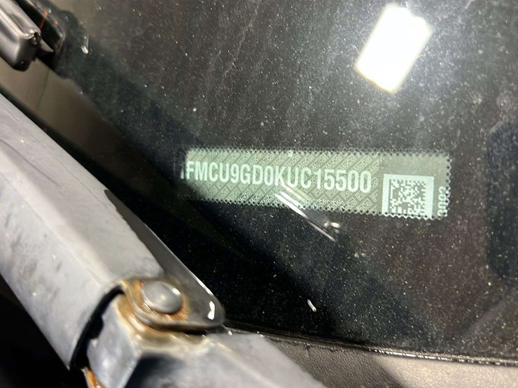 2019-ford-escape-image-16