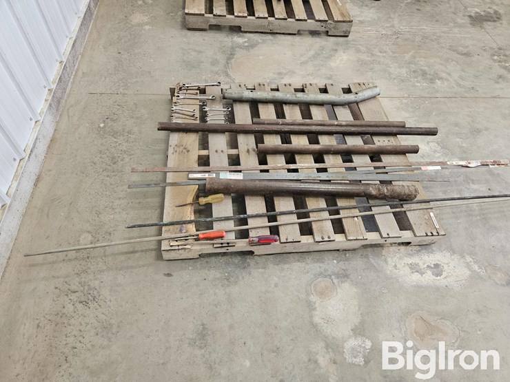 pallet-of-misc.-tools,-parts,-&-fasteners-image-1