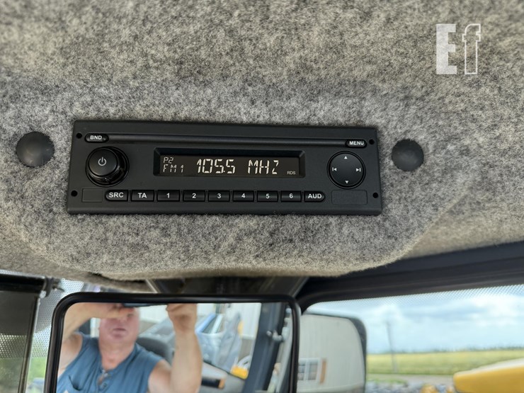 2019-deere-524kii-image-28