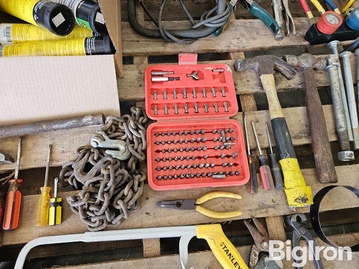 pallet-of-misc.-tools,-parts,-&-fasteners-image-14