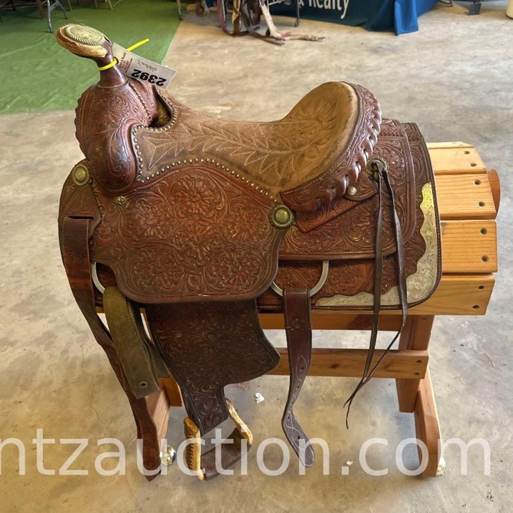 15" TOOLED SADDLE, *STAND NOT INCLUDED