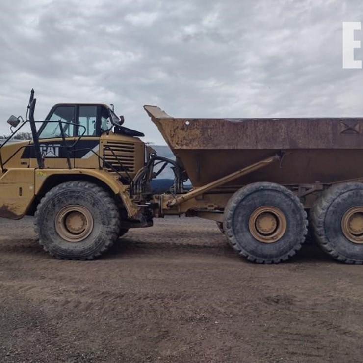 CATERPILLAR 740