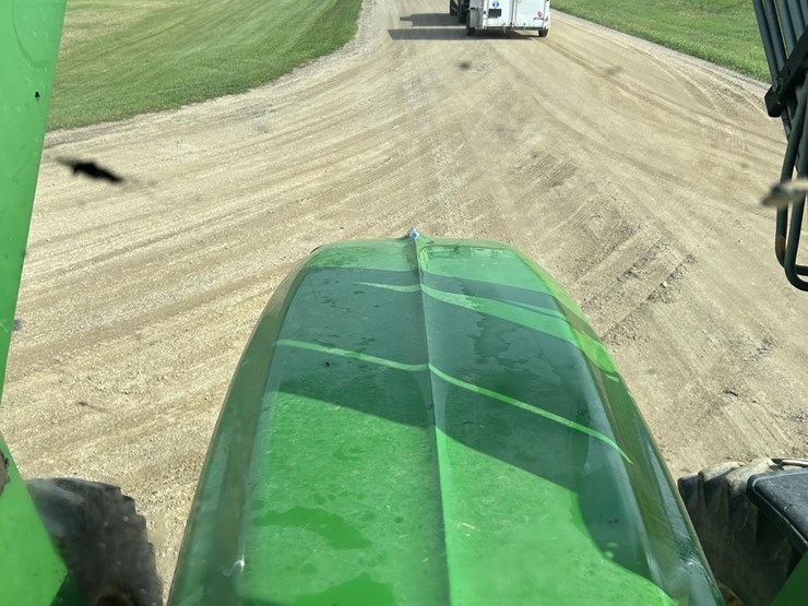 2005-john-deere-7520-image-56