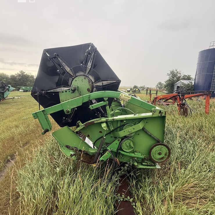 JOHN DEERE 220