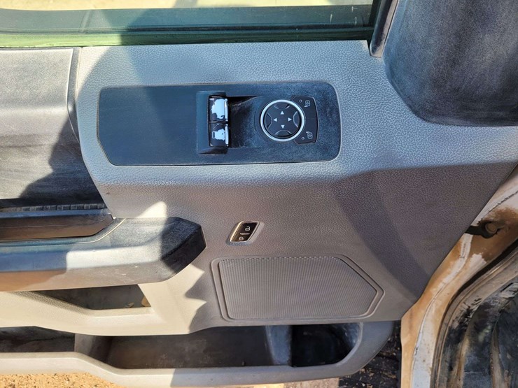 2017-ford-f150-image-6