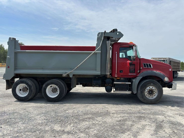 2009-mack-granite-gu813-image-8
