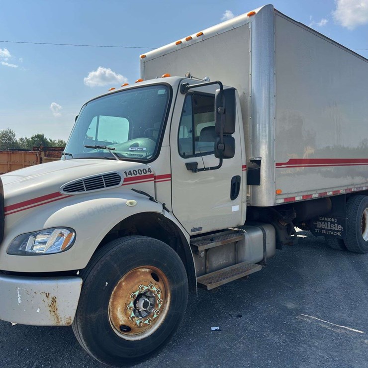 2003 Freightliner M2 106 Box Truck (17’ box)