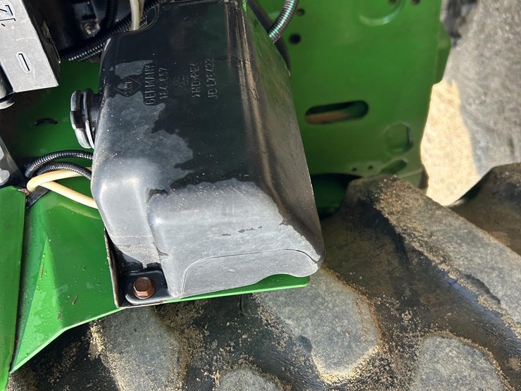 2005-john-deere-7520-image-31