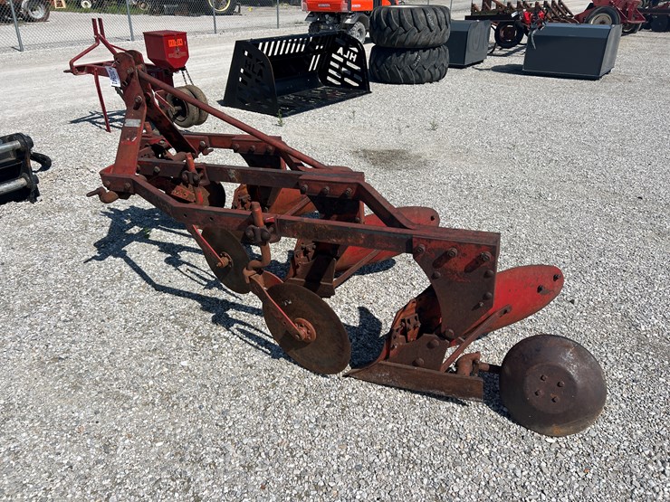massey-ferguson-74-image-3