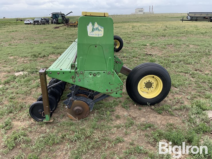 john-deere-520-image-8