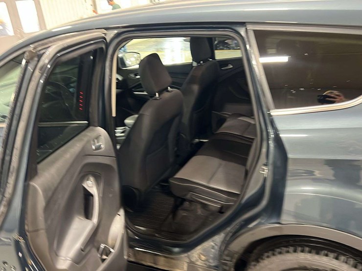 2019-ford-escape-image-11