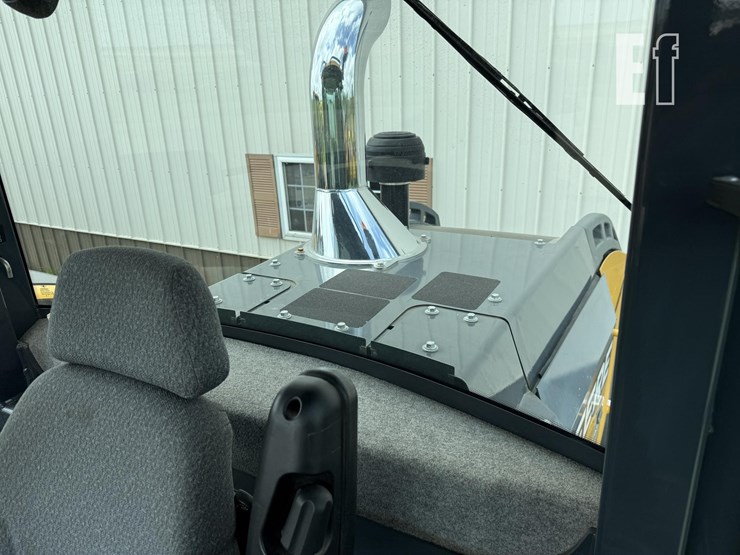 2019-deere-524kii-image-33