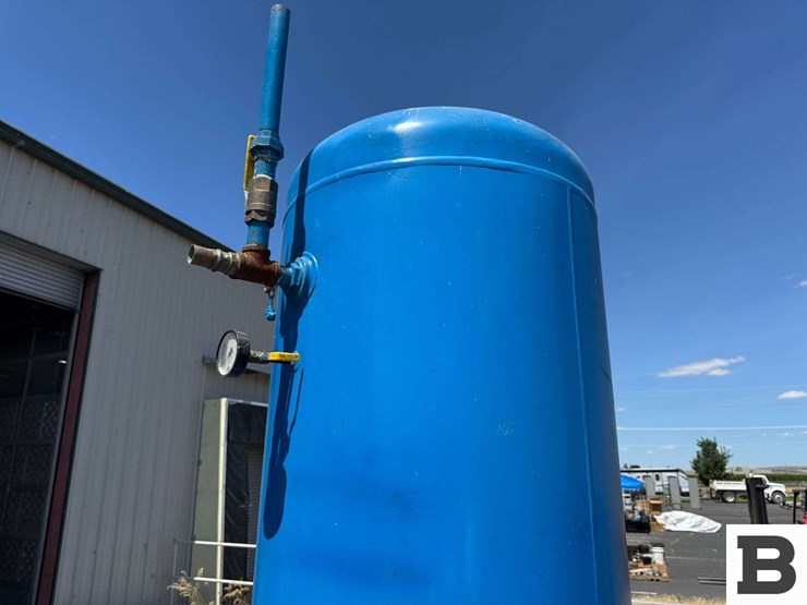 2008-roy-e-hanson-jr-mfg.-vertical-air-receiver-tank-image-7