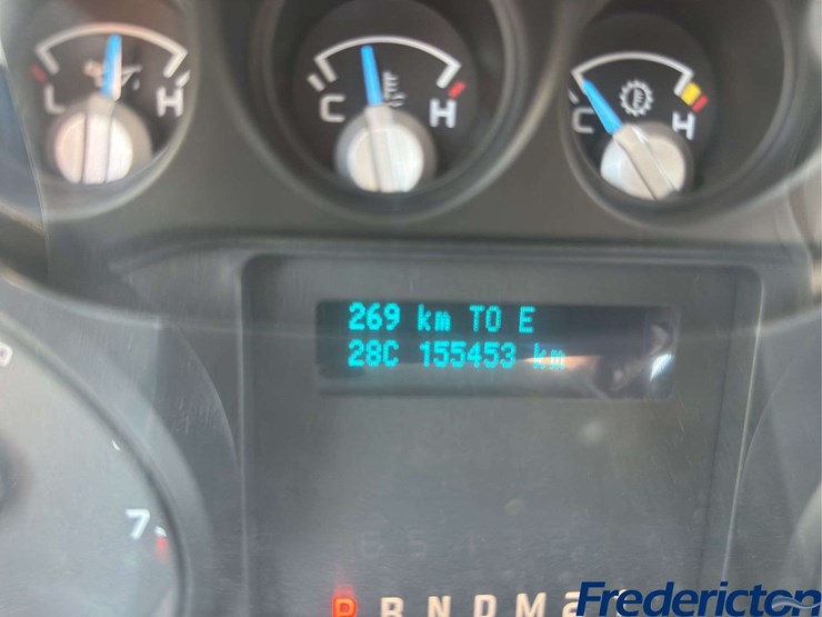 2014-ford-f250-xl-image-26