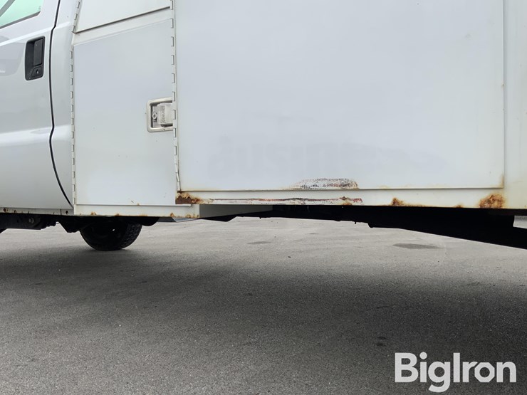 2016-ford-f550-xl-image-15