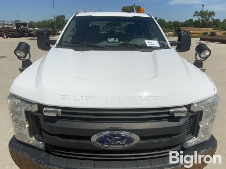 2017-ford-f350-xl-image-12