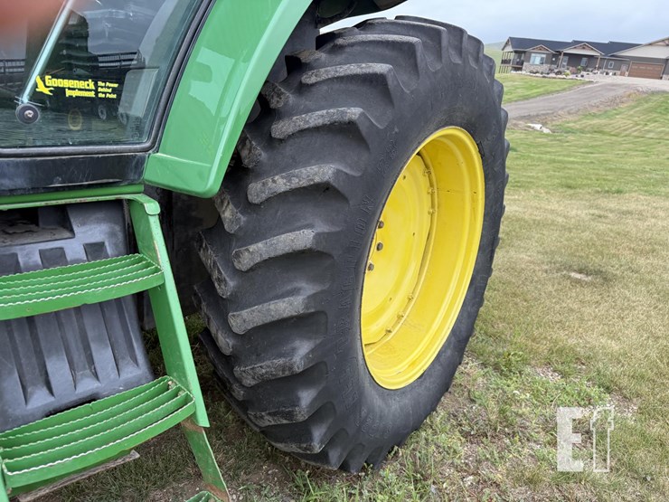 john-deere-7400-image-4