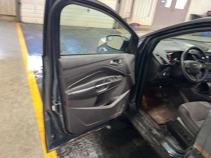2019-ford-escape-image-10