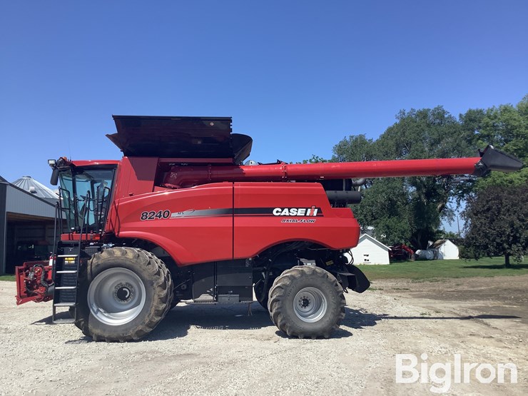 2016-case-ih-8240-image-8