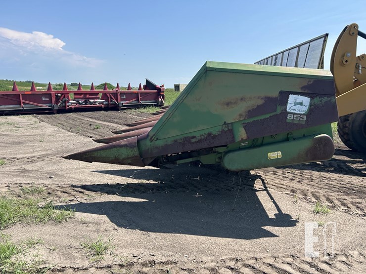 john-deere-853-image-3