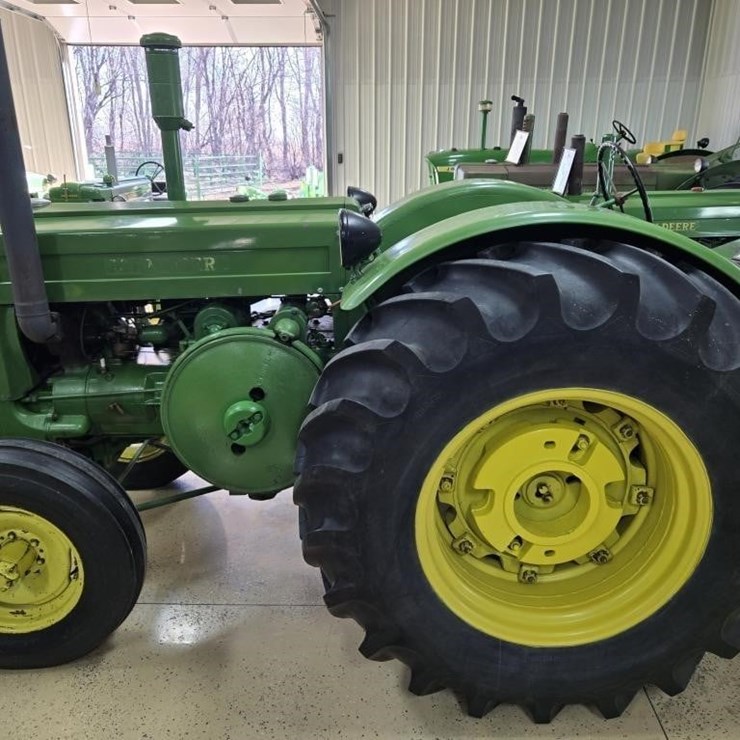 JOHN DEERE D