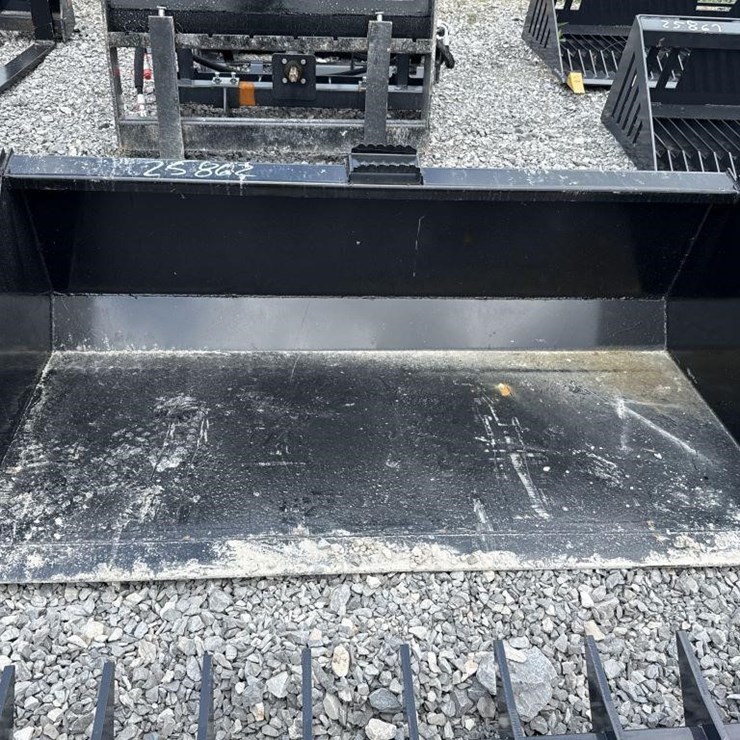KC skid steer bucket 65 inch wide