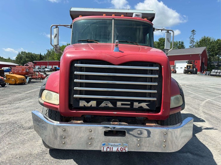 2009-mack-granite-gu813-image-7