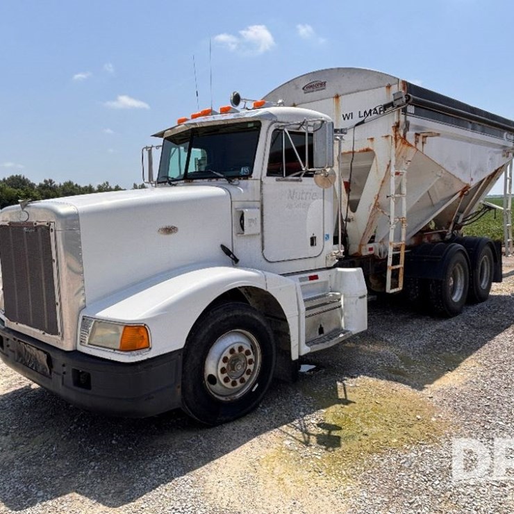 1996 PETERBILT 377