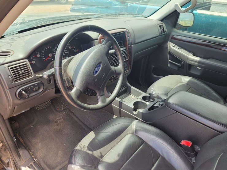 2005-ford-explorer-limited-image-10