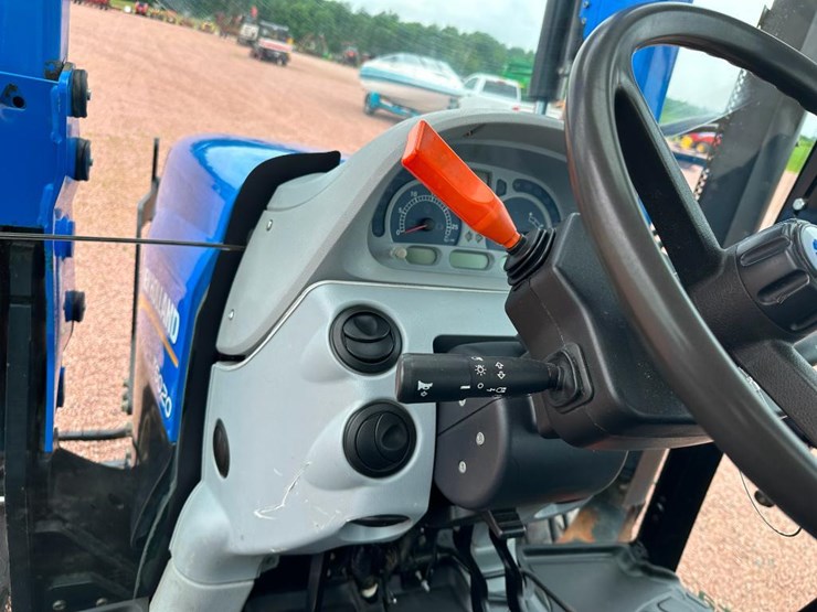 2009-new-holland-855tl-image-61