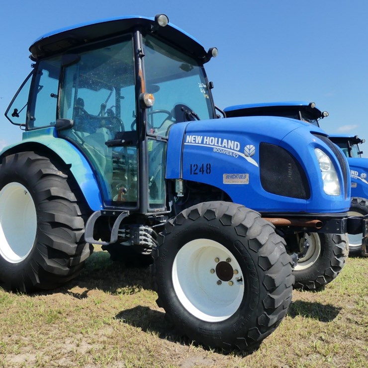 NEW HOLLAND BOOMER 47