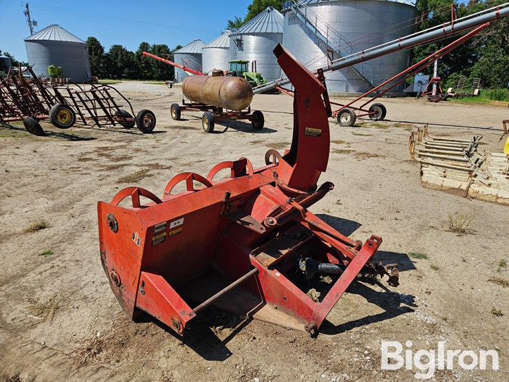 international-80-3-pt.-snow-blower-attachment-image-7