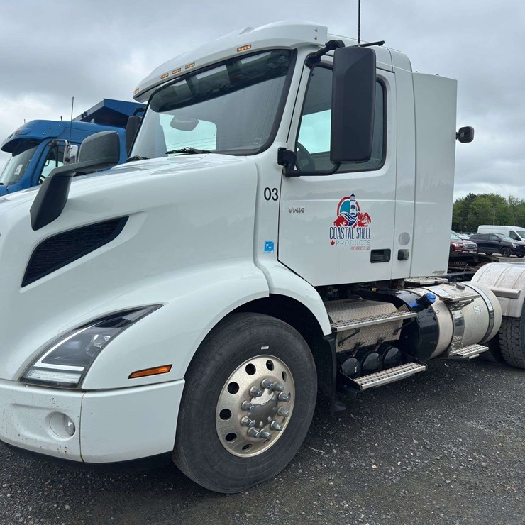 2018 Volvo VNR T/A Daycab