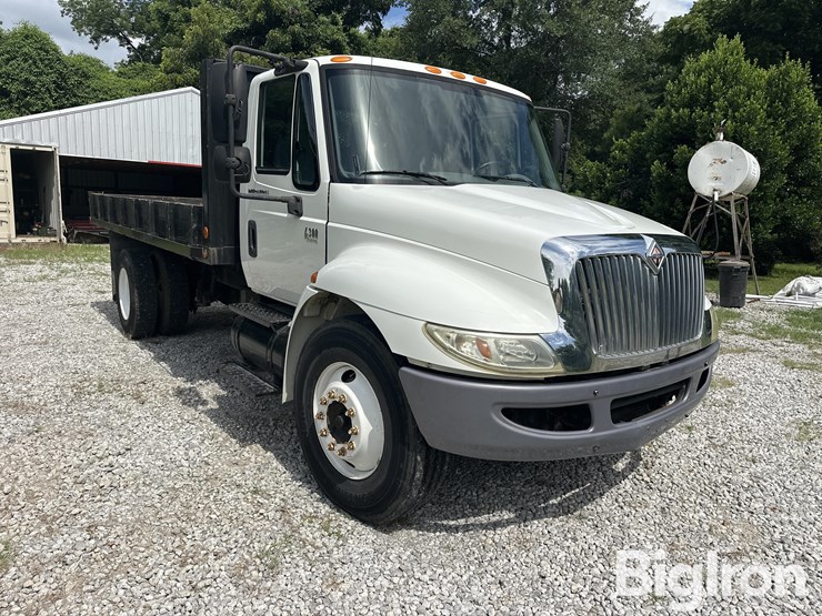 2006-international-durastar-4300-image-3