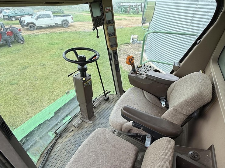 2001-john-deere-9750-image-43