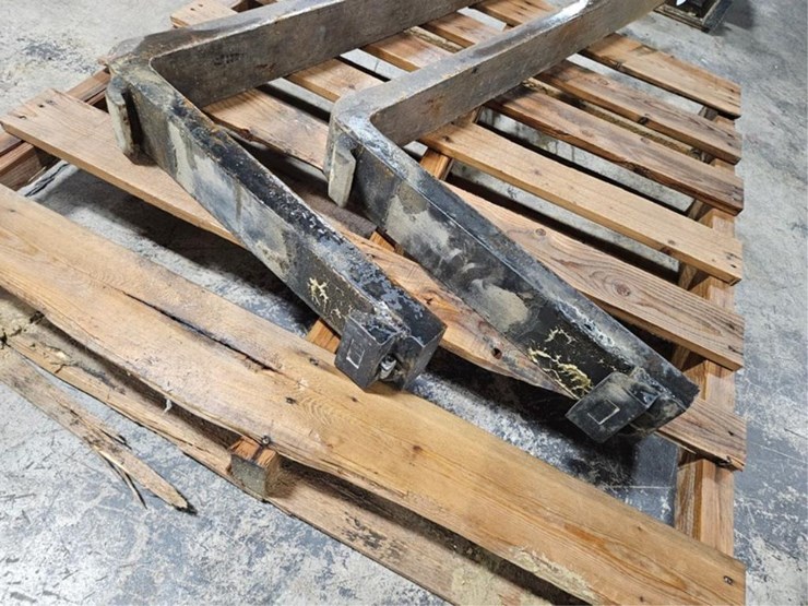 #406-•-48"-pallet-forks-image-7