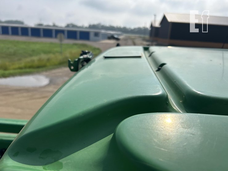2005-john-deere-7520-image-46
