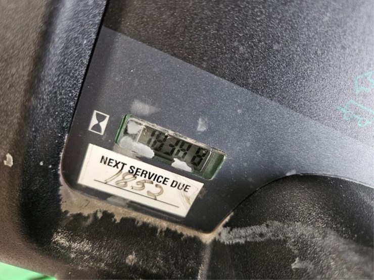 2014-john-deere-gator-image-27