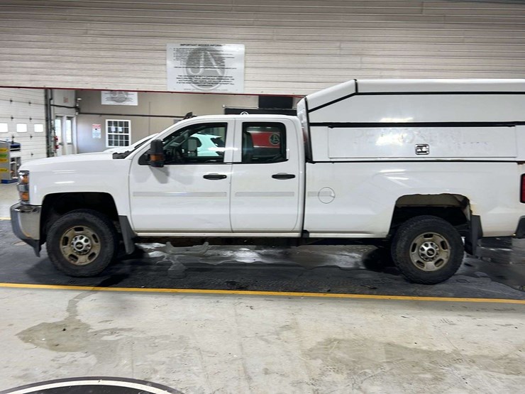 2018-chevrolet-silverado-2500hd-image-2