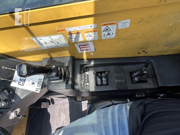 2009-caterpillar-tl1255-image-19