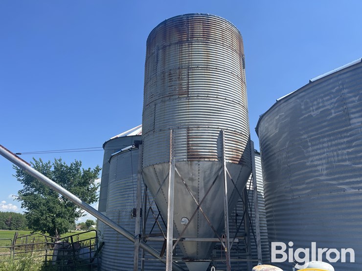 25'-1,000-bu-commodity-bin-w/auger-image-1
