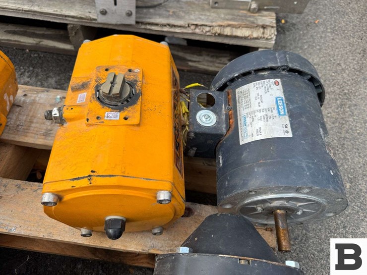 miscellaneous-pneumatic-actuators,-motors-with-gearboxes-image-5