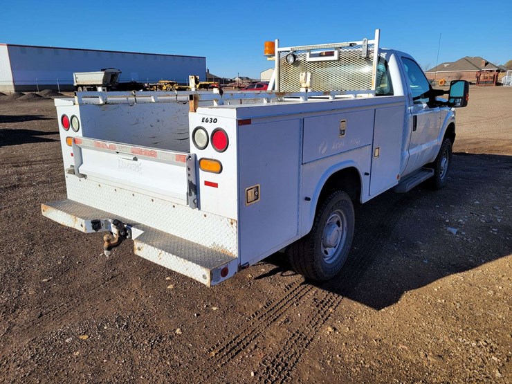2013-ford-f350-sd-image-3