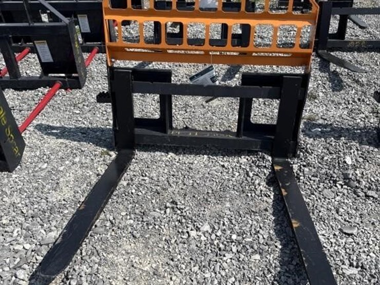 land-honor-pallet-forks-image-1