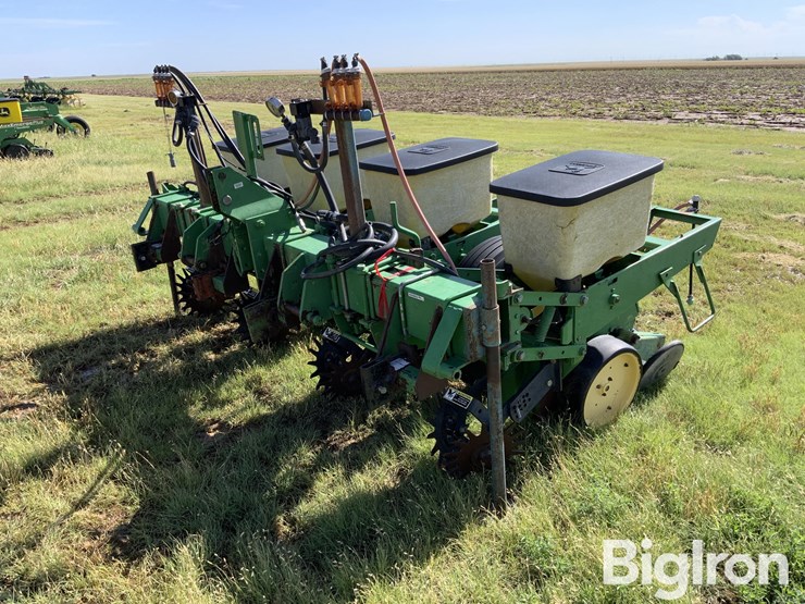 john-deere-7100-image-1