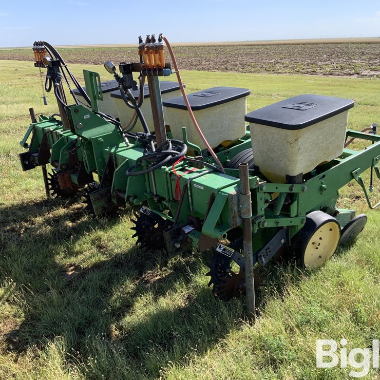 JOHN DEERE 7100