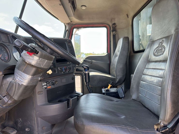 2009-mack-granite-gu813-image-14