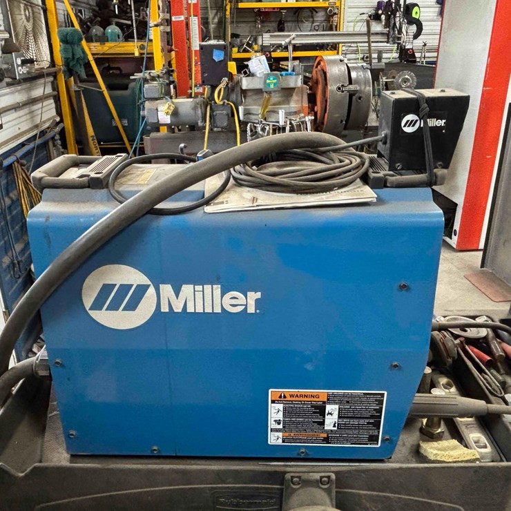 Miller XMT305 Welder/Inverter