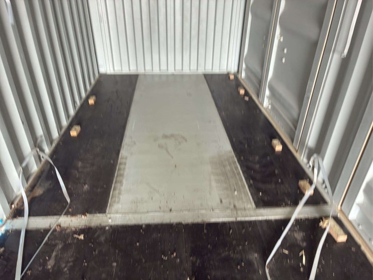 40'-hhxu328767-shipping-container-image-15
